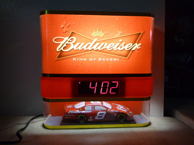 lot 135 image: Budweiser ClockLight