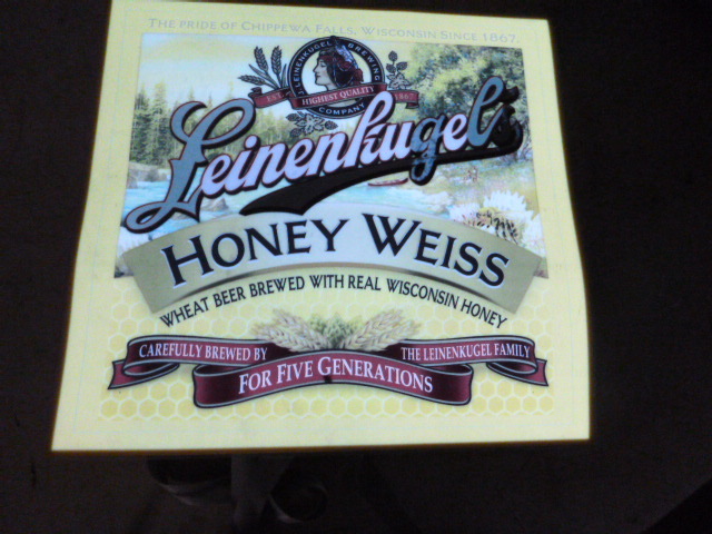 lot 136 image: Leinenkugels Flashing Light