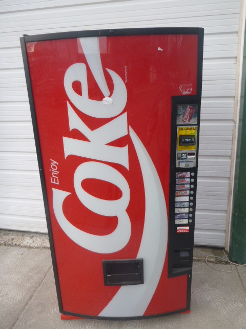 lot 168 image: Coke Machine