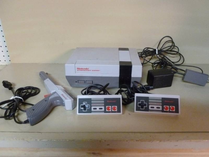lot 5 image: Nintendo NES Game System