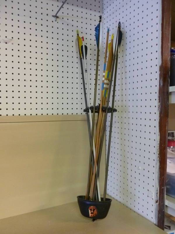 lot 15 image: Vintage Arrows