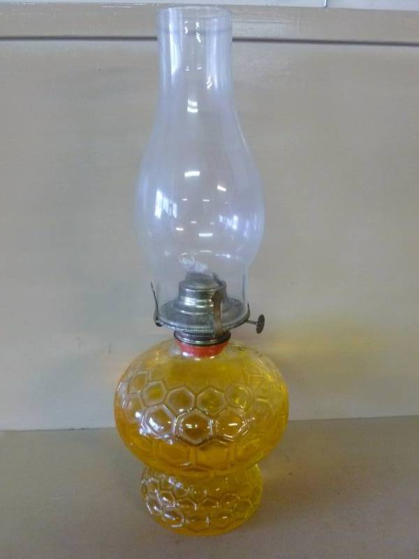 lot 60 image: Oil Lamp