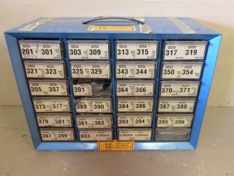lot 72 image: Shop Organizer