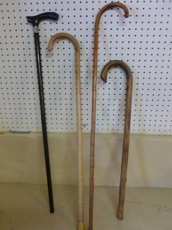 lot 75 image: Vintage Canes