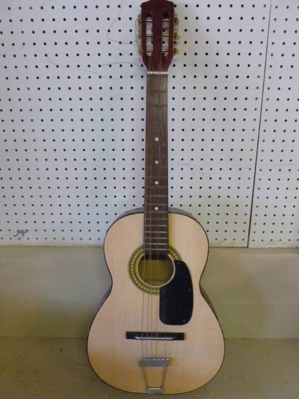lot 81 image: Acoustic Guitar