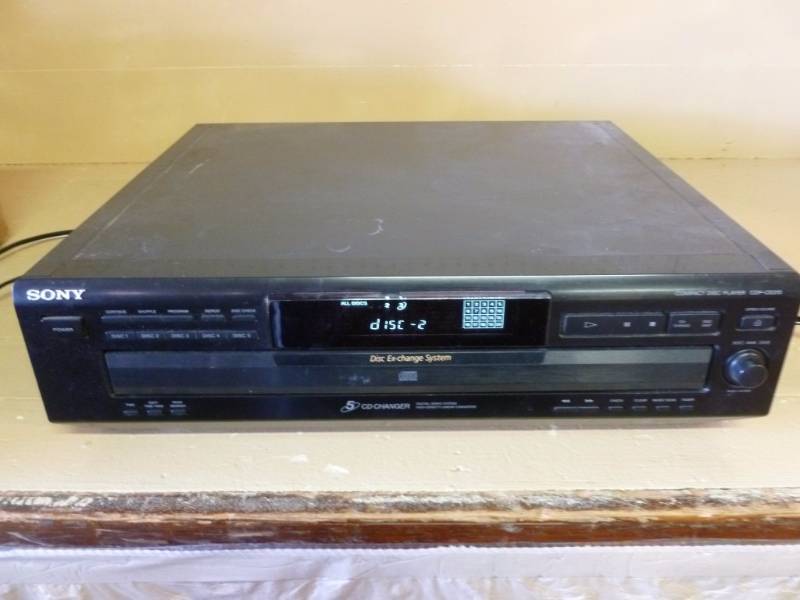 lot 85 image: Sony CD Player