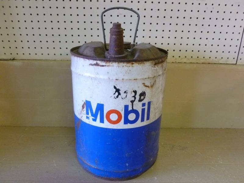 lot 93 image: Vintage Oil Can