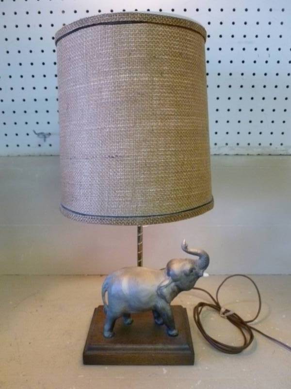 lot 94 image: Dresser Lamp