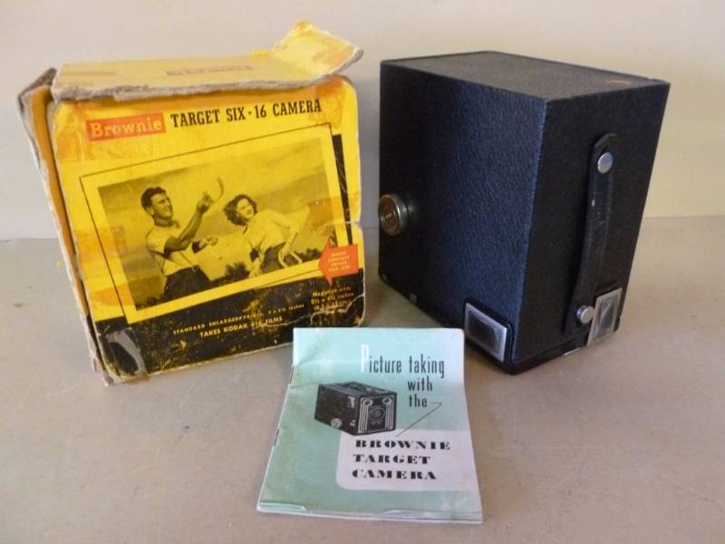 lot 147 image: Vintage Camera