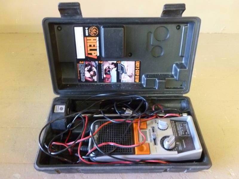 lot 159 image: Vintage 2-Way Radio