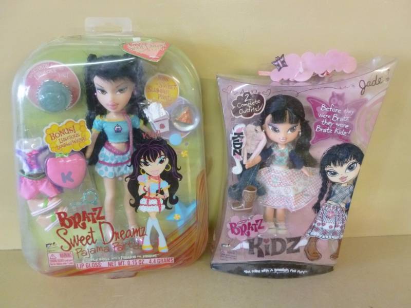 lot 162 image: Bratz Doll