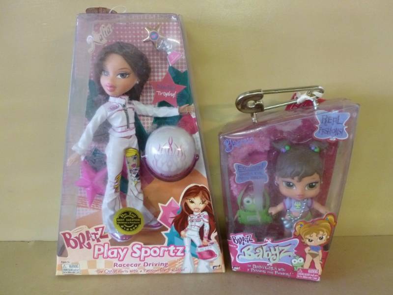 lot 163 image: Bratz Doll
