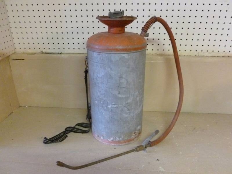 lot 188 image: Vintage Yard Sprayer