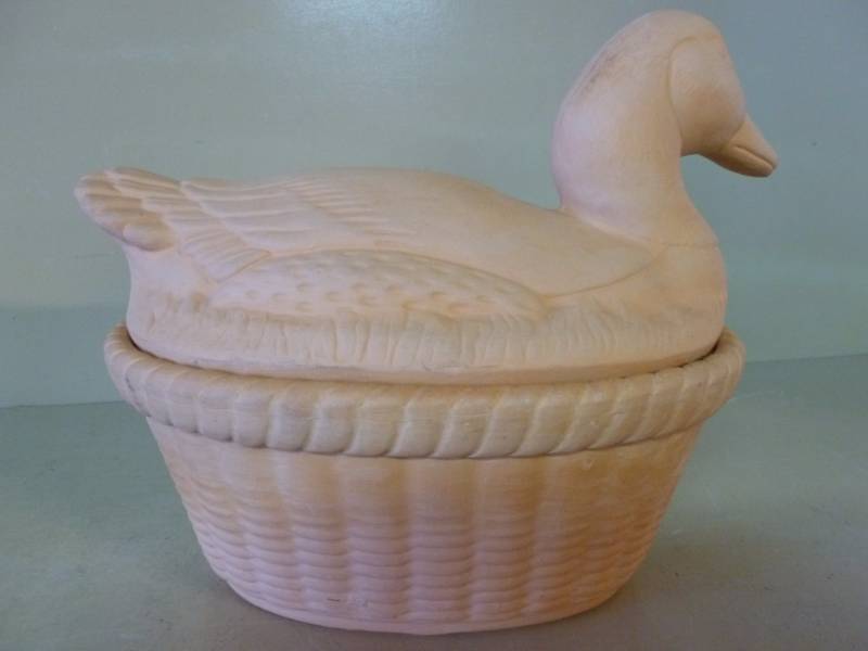 lot 190 image: Bisque Ware