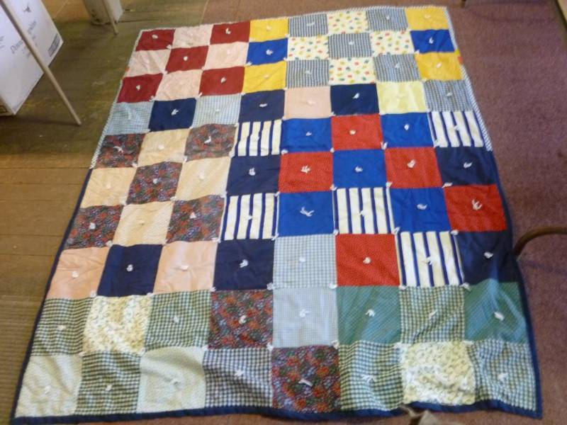 lot 197 image: Quilt