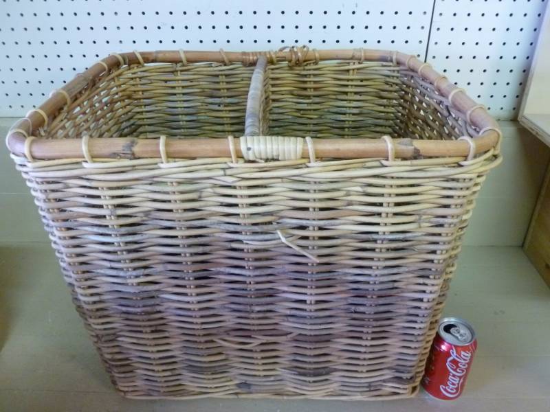 lot 206 image: Basket