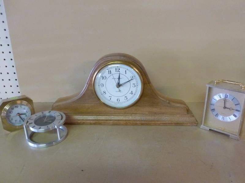 lot 215 image: Clocks