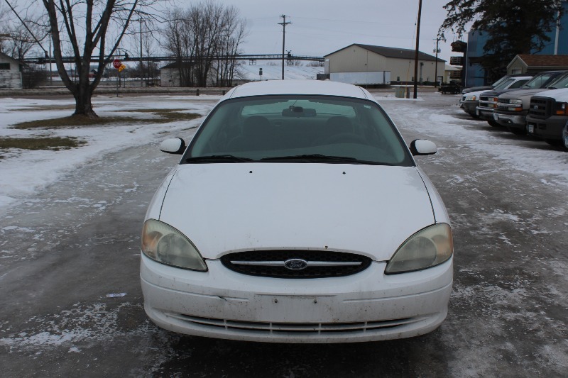 2003 Ford Taurus