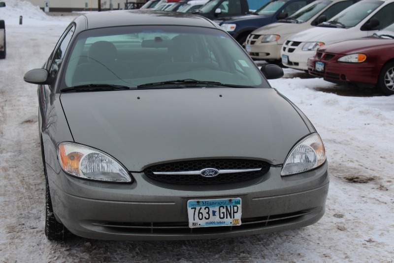 2003 Ford Taurus SE