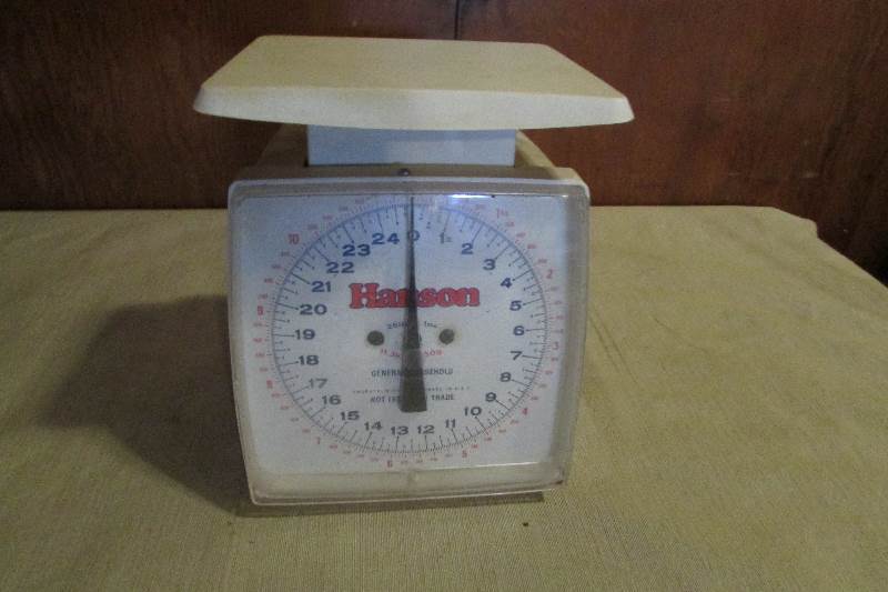 lot 4 image: Vintage Food Scale