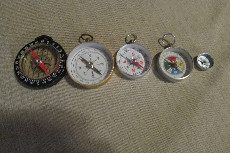lot 20 image: Vintage Compasses
