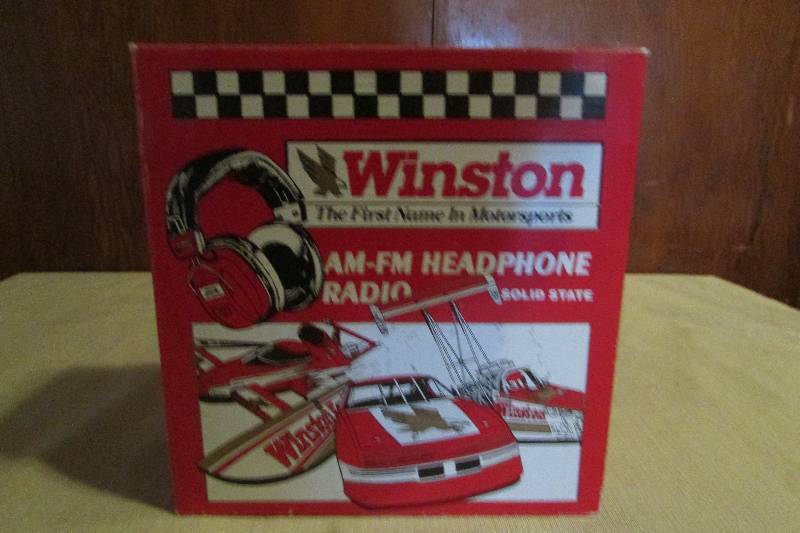 lot 23 image: Vintage Winston Cup Nascar Radio