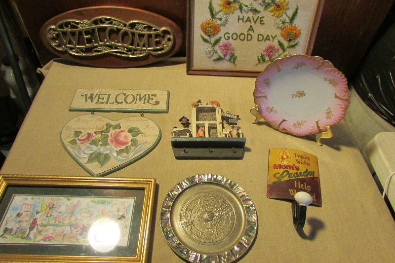 lot 38 image: Home Dcor