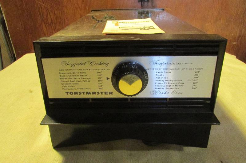 lot 43 image: Vintage Toastmaster Oven