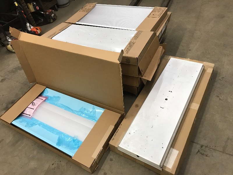 lot 2 image: Lot Of (10) Commercial 4ft Flouresc...