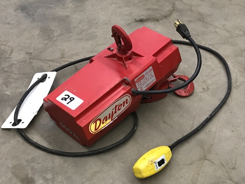 lot 29 image: Dayton 500# Electric Hoist With Han...