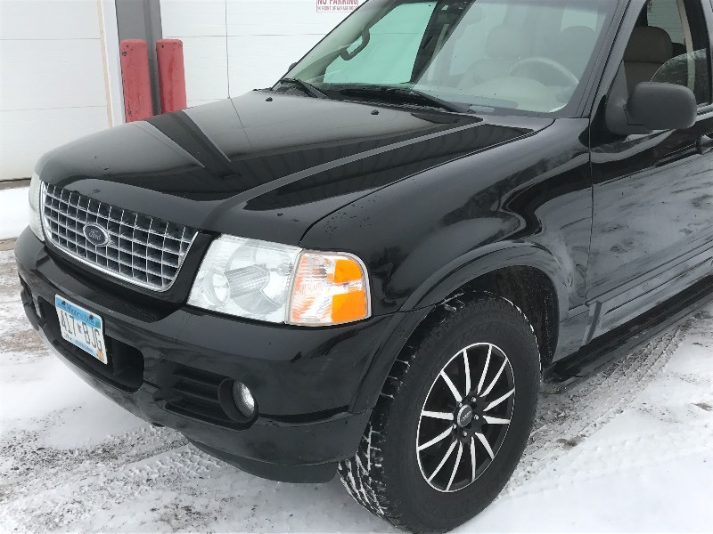 lot 1 image: 2003 Ford Explorer Limited, All-Whe...