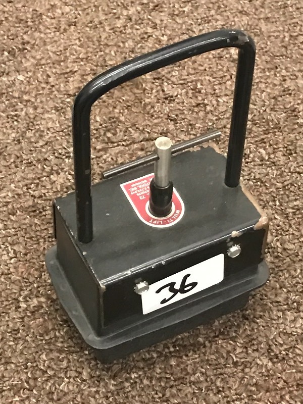 lot 36 image: Multi-Lift Model 72 Magnet ...