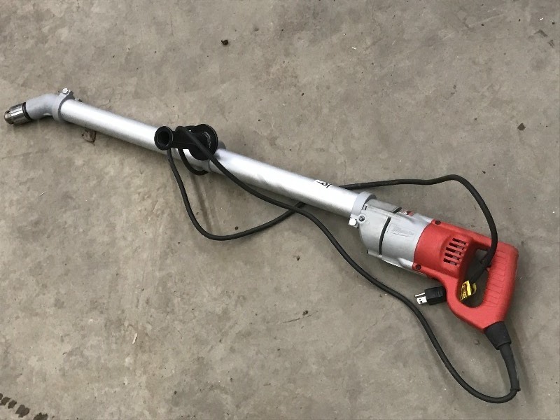 lot 68 image: Milwaukee Heavy Duty Long-Reach 12...