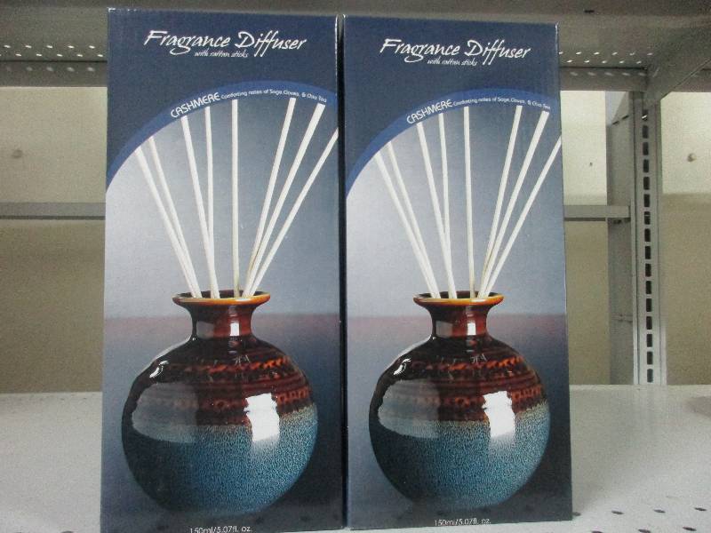 2 fragrance diffuses