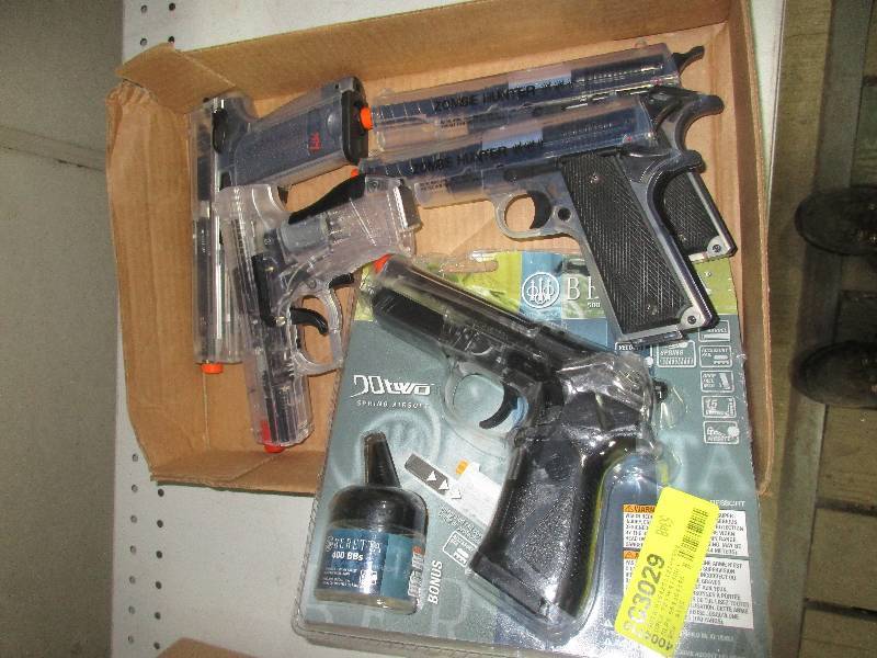 5 clear air soft guns 1 Beretta in packaging