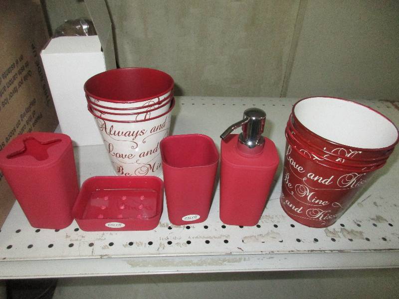 bathroom set and 8 decorative buckets