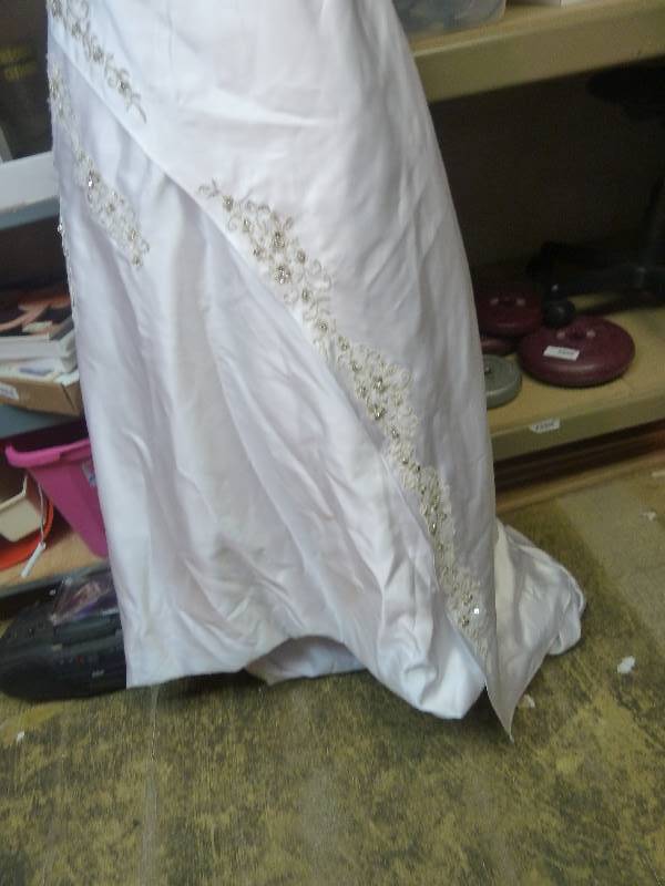 lot 146 image: Wedding Dress - New with Tags