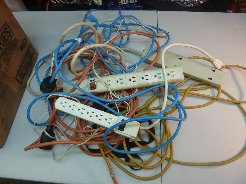 lot 166 image: Extension Cords and Power Strips