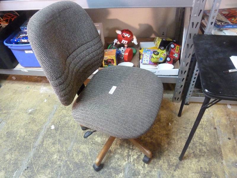 lot 193 image: Office Chair
