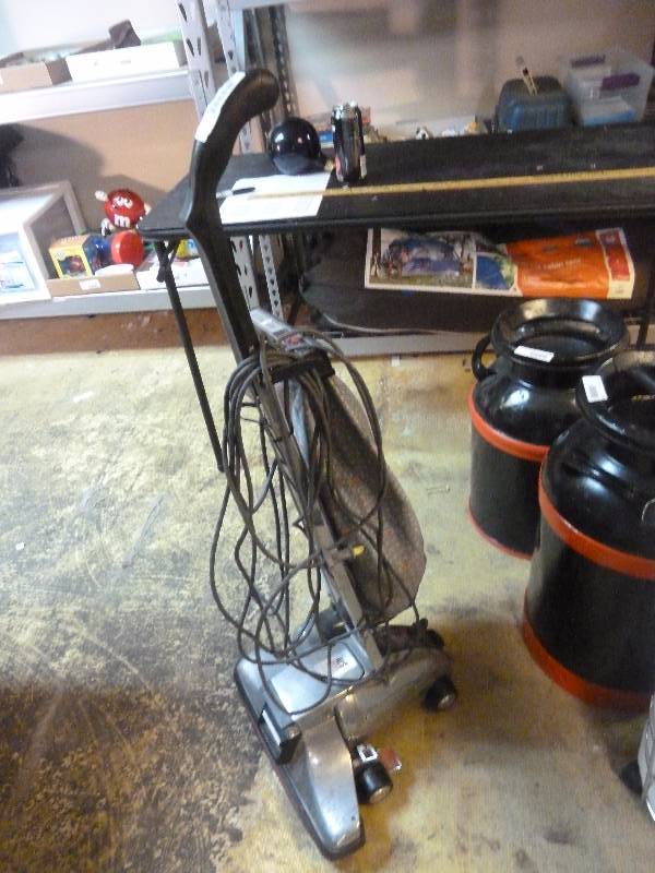 lot 194 image: Kirby Upright Vacuum