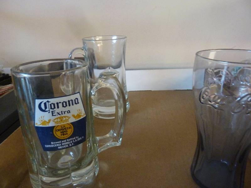 lot 210 image: Glasses