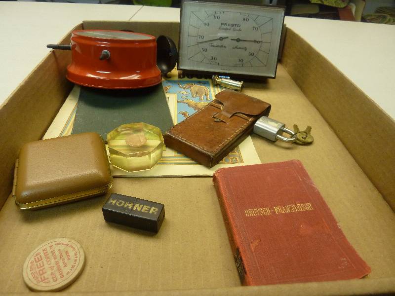 lot 235 image: Vintage This and That Lot