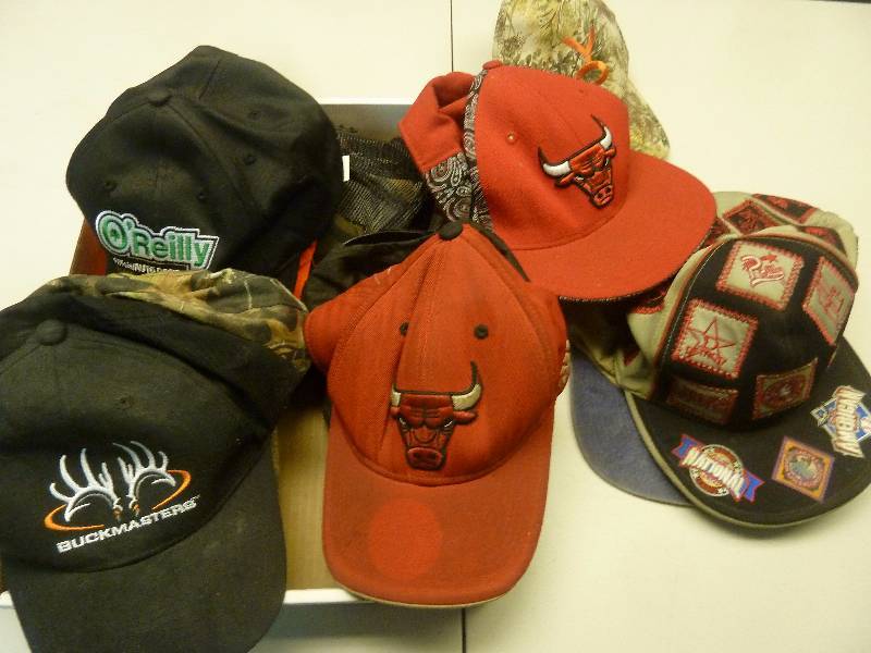 lot 251 image: Hat Lot
