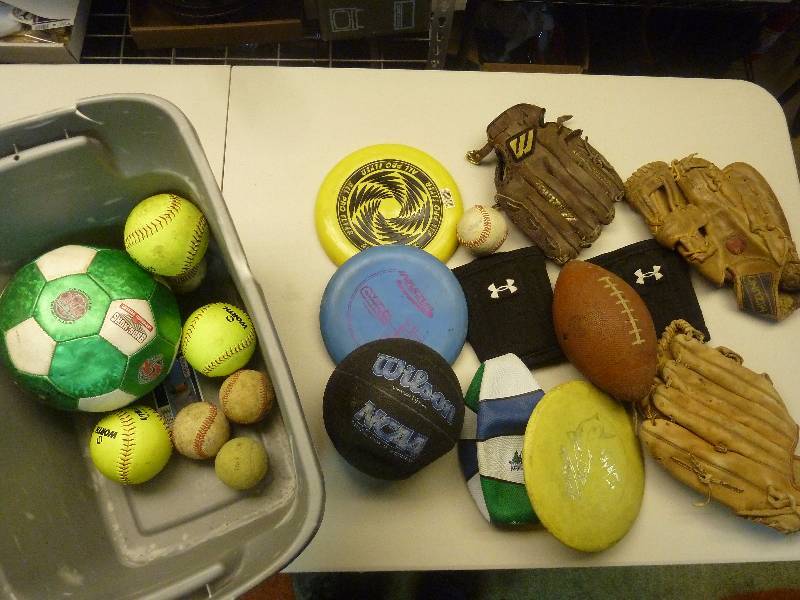 lot 271 image: Large Sports Lot