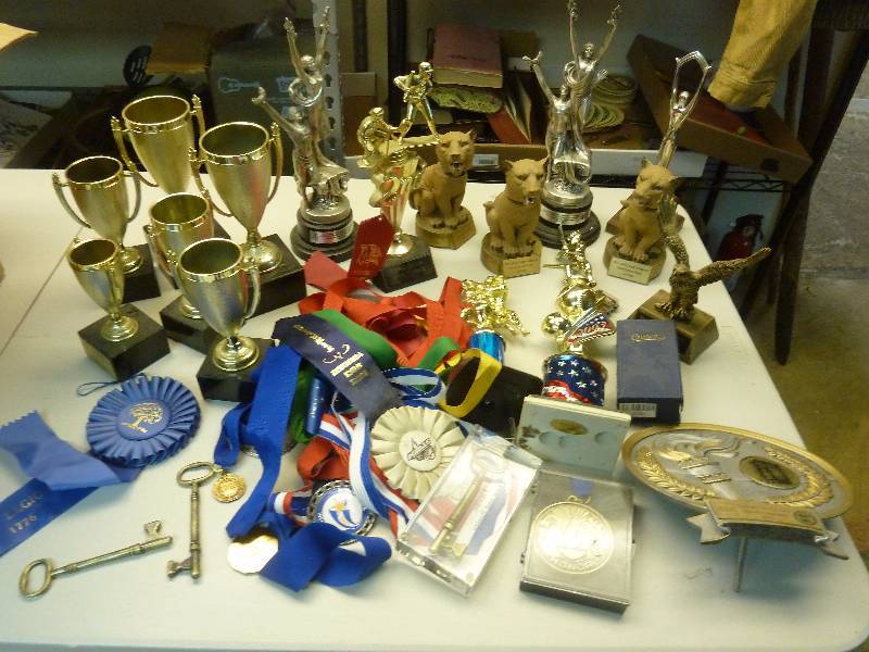 lot 272 image: Large Trophy Lot