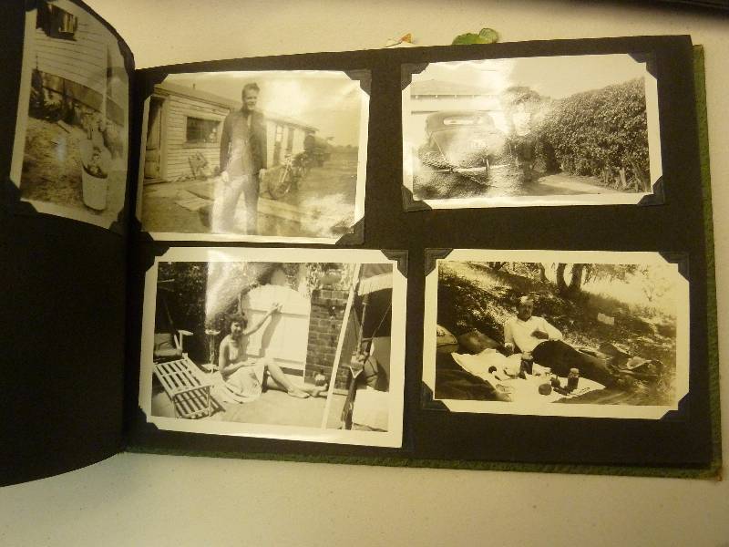 lot 273 image: Very Large Lot of Antique Pictures