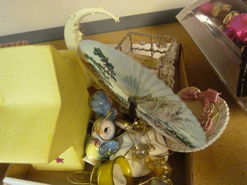 lot 277 image: Decor Lot