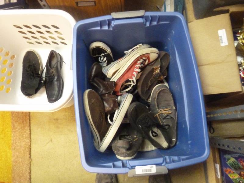lot 285 image: Large Shoe Lot