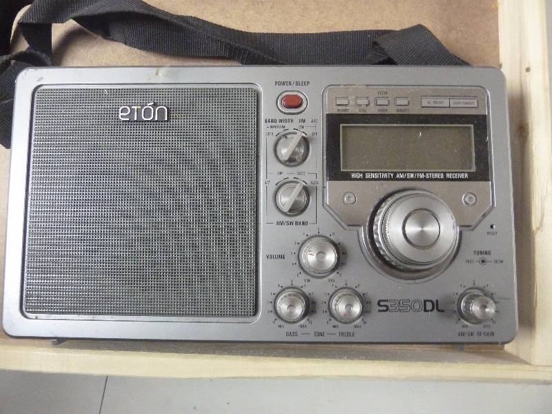 lot 365 image: Vintage Eton Radio
