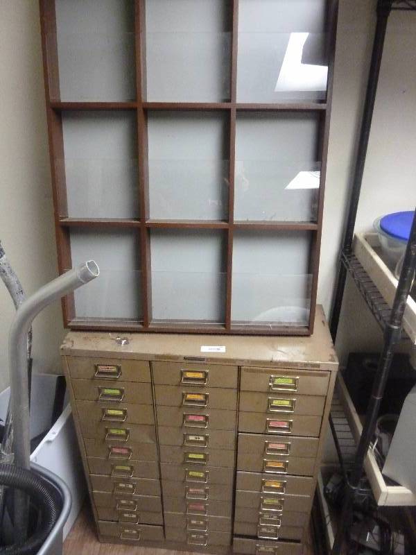 lot 384 image: Storage Lot